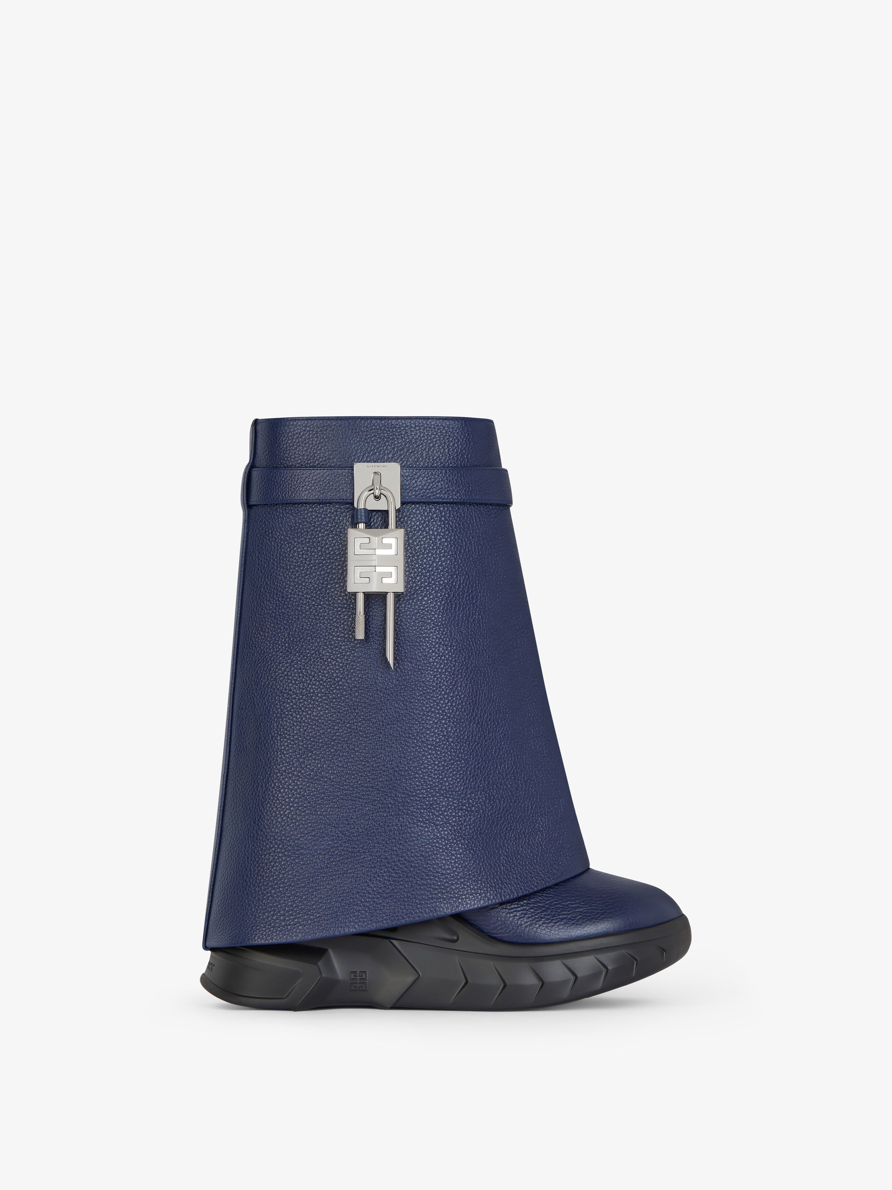 Shark Lock Biker ankle boots in grained leather